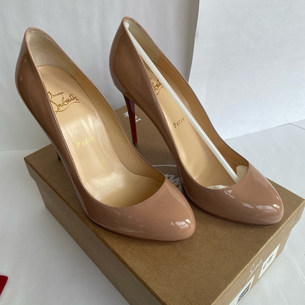 Christian Louboutin Nude Patent 4” Heel Pump Size 39.5 NWOT
